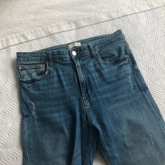 Zara Women’s High Rise Skinny Distressed Jeans - Picture 2 of 5